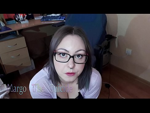 ❤️ 안경을 쓴 섹시한 여자가 카메라에 딜도를 빤다. ️ 섹스 비디오 우리 ko.pornoklinge.ru ❤